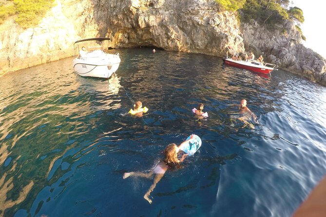 4h / 6h / 8h Elaphite Islands Tour with 7.5m/24FT SunDeck Boat - Lopud for a slow lunch and old stone buildings