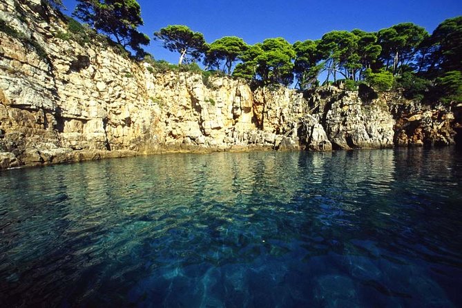 BLUE CAVE&GREEN CAVES /ŠUNJ beach Speedboat tour- WITH DRINKS - The Green Caves and their underwater openings