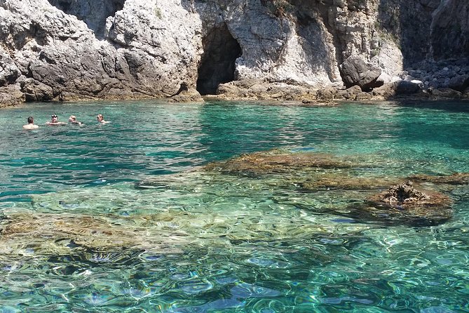BLUE CAVE private speedboat tour with drinks - Who will enjoy this boat trip most