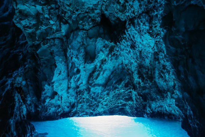 Blue Cave Small-Group Boat Tour from Dubrovnik - What the ride is like between islands