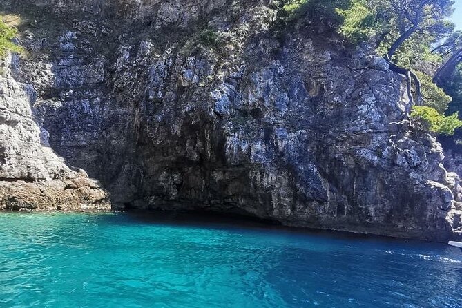 Blue & Green Cave Experience: Drinks, Snorkeling & Šunj Beach - Lopud and the Long Stop at Šunj Beach
