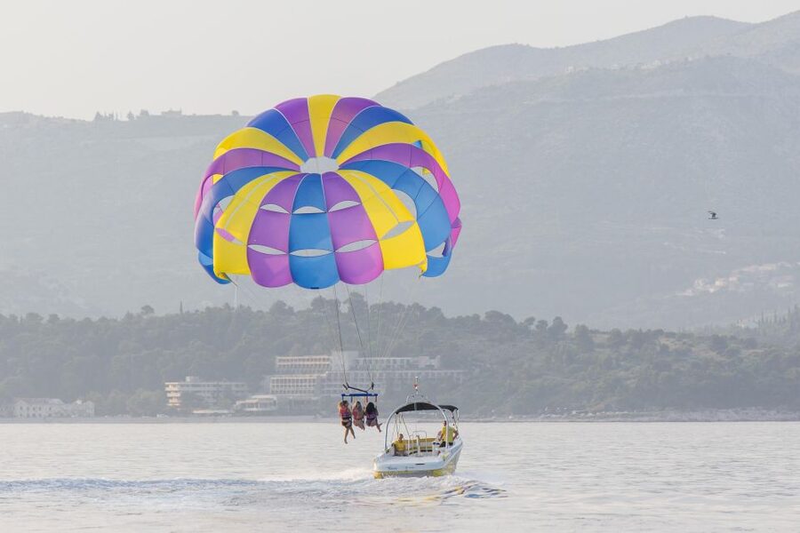 Cavtat: Parasailing - Wind, Seasickness, and Comfort