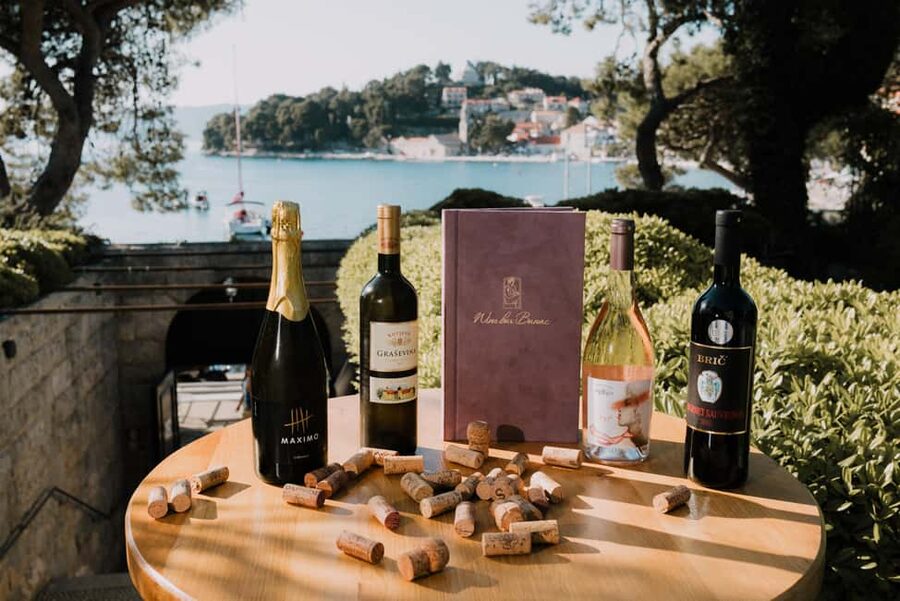 Cavtat Wine Experience: Tasting at Wine Bar Banac - A Croatian wine tasting with a proper food pairing