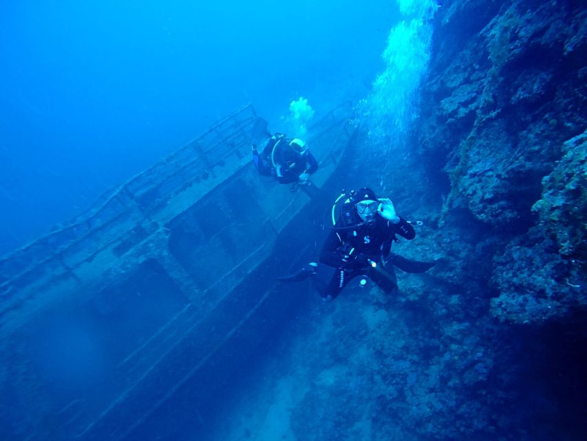 Dubrovnik: 1-Day Diving Package - Boat sites bring caves and wrecks