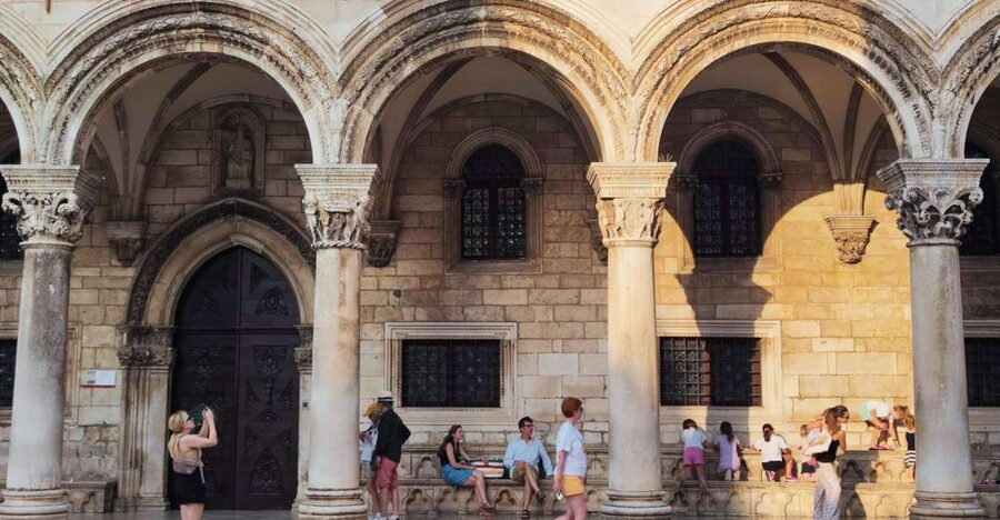 Dubrovnik: 2h Old Town Private Guided Tour - Starting outside Ploče Gate