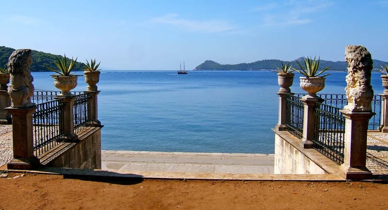 Dubrovnik: 3 Island Boat Tour with Lunch and Guide - Who will get the most from this tour