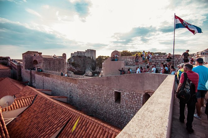 Dubrovnik: Ancient City Walls & Wars Walking Tour - The war section and the value of a local voice