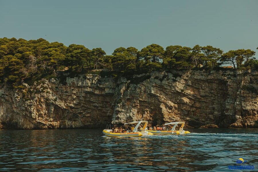 Dubrovnik: Blue Cave Afternoon Speedboat Tour with Drinks - A wine stop with views of Lokrum