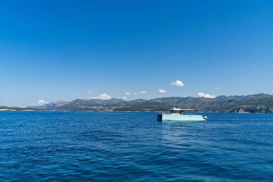 Dubrovnik: Blue Cave Catamaran Tour with Drinks and Snorkel - Finding the boat at Ribarnica Street