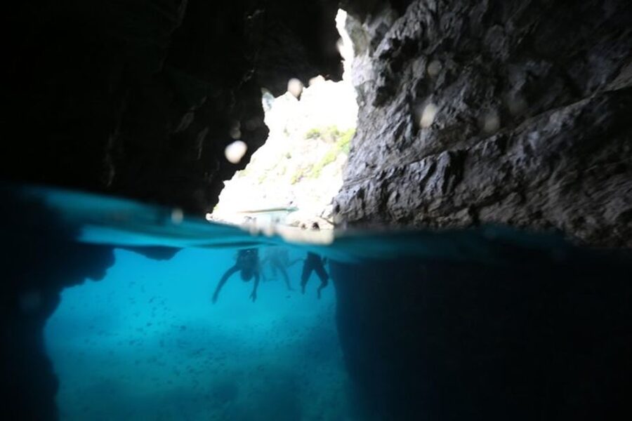 Dubrovnik: Blue Cave & Sunj Beach Boat Tour with Drinks - A four-hour escape from Dubrovnik