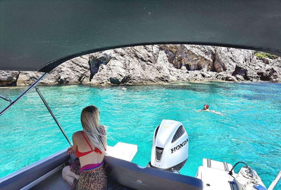 Dubrovnik: Blue Cave & Sunj Beach Boat Tour with Drinks - The long break at sandy Šunj Beach