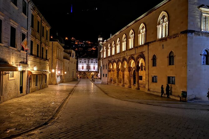 Dubrovnik By Night Walking Tour - Why Dubrovnik works better after sunset
