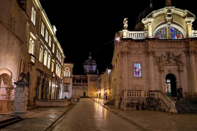 Dubrovnik By Night Walking Tour - Stradun shows Dubrovnik’s public face