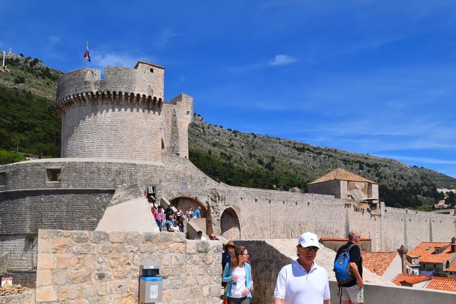Dubrovnik: City Walls Early Morning or Sunset Walking Tour - What the guide adds to the walk