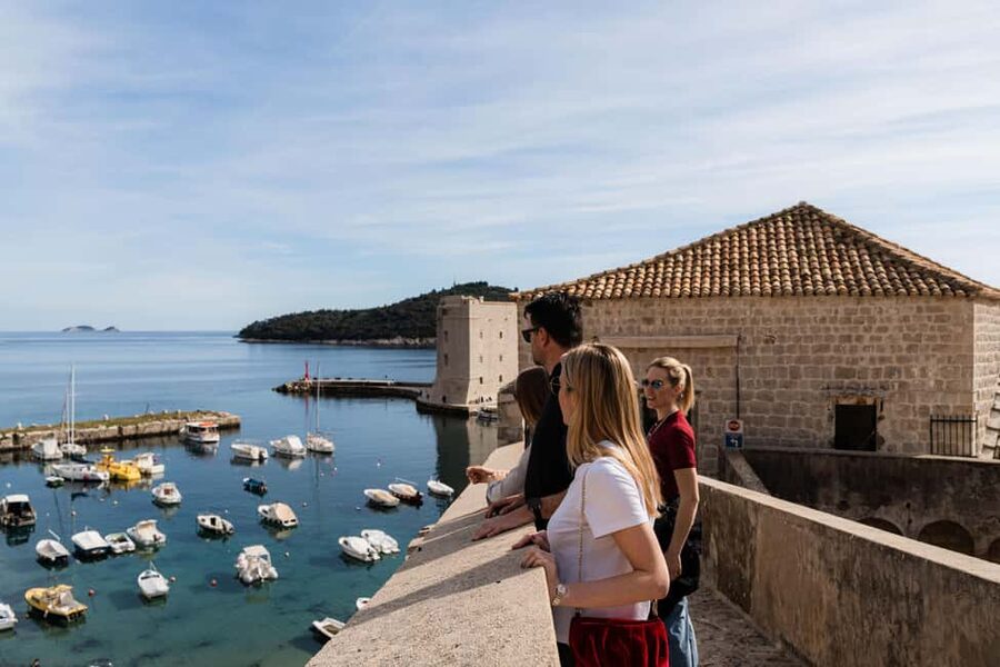 Dubrovnik: City Walls Guided Tour-Small Group Experience - Starting under the orange trees by the Large Onofrio Fountain