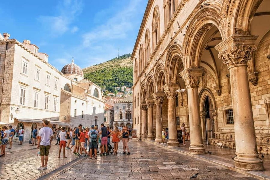 Dubrovnik: City Walls, Old Town Walking Tour & Adriatic View - Key points to know before booking