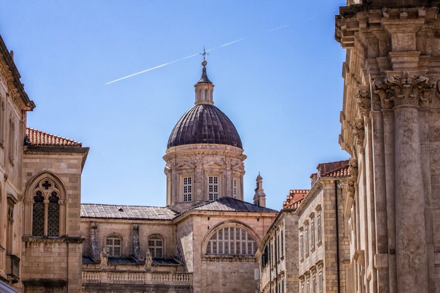 Dubrovnik: Early Bird Walking Tour - Stradun before the daily rush