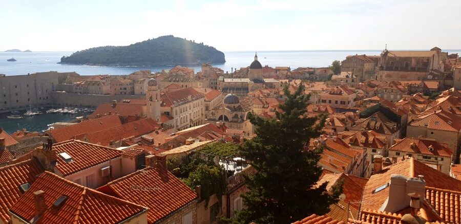 Dubrovnik: Early Bird Walking Tour - Gundulić Square and the citizen’s view of Dubrovnik