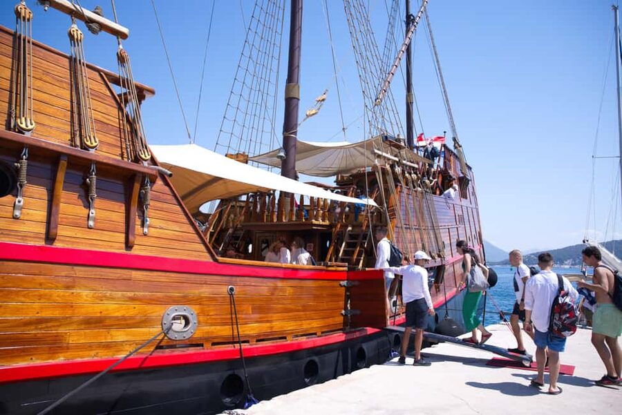 Dubrovnik: Elaphite Island Hopping Cruise on Karaka Ship - FAQ