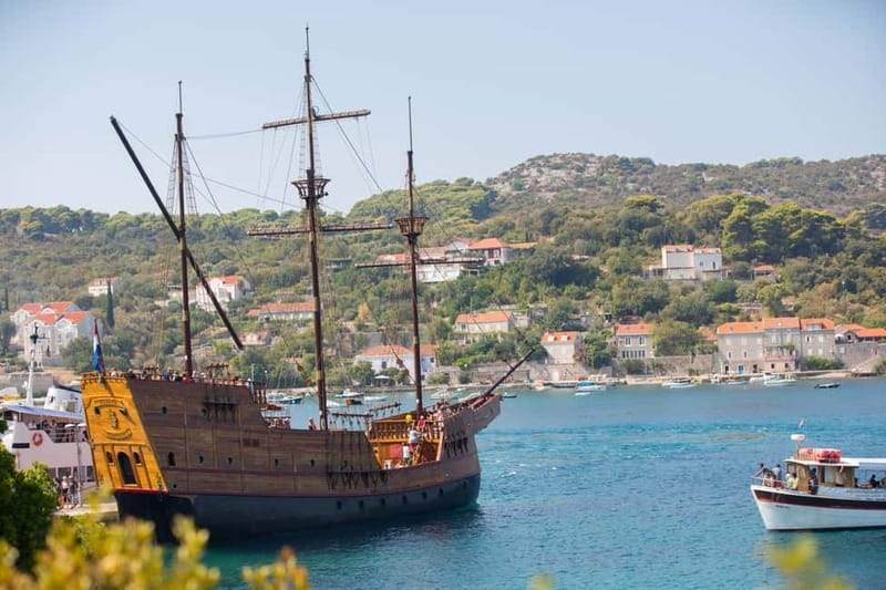Dubrovnik: Elaphite Island Hopping Cruise on Karaka Ship - Lopud: three hours for a beach, fort, or long lunch