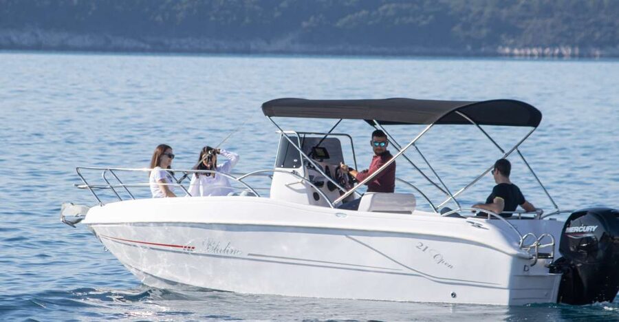 Dubrovnik: Elaphite Islands and Blue Cave Private Tour - Choosing four hours or eight hours on the water