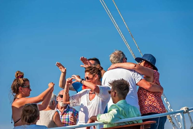 Dubrovnik: Elaphite Islands Cruise with Lunch and Drinks - The crew makes the shared boat feel personal