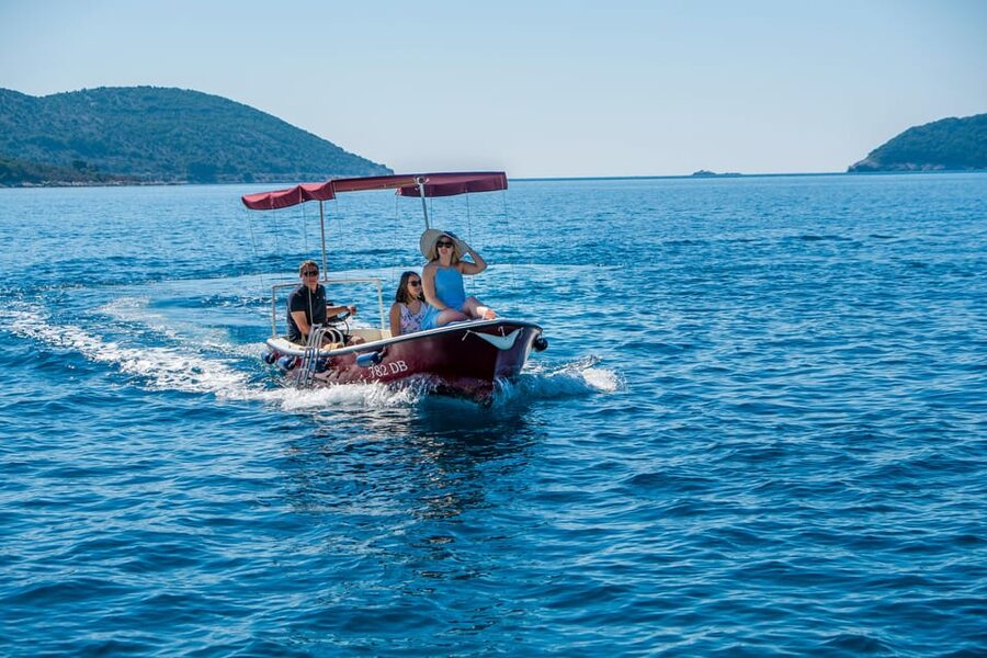 Dubrovnik: Elaphiti Islands Boat Rental - A sandy break at Šunj Beach
