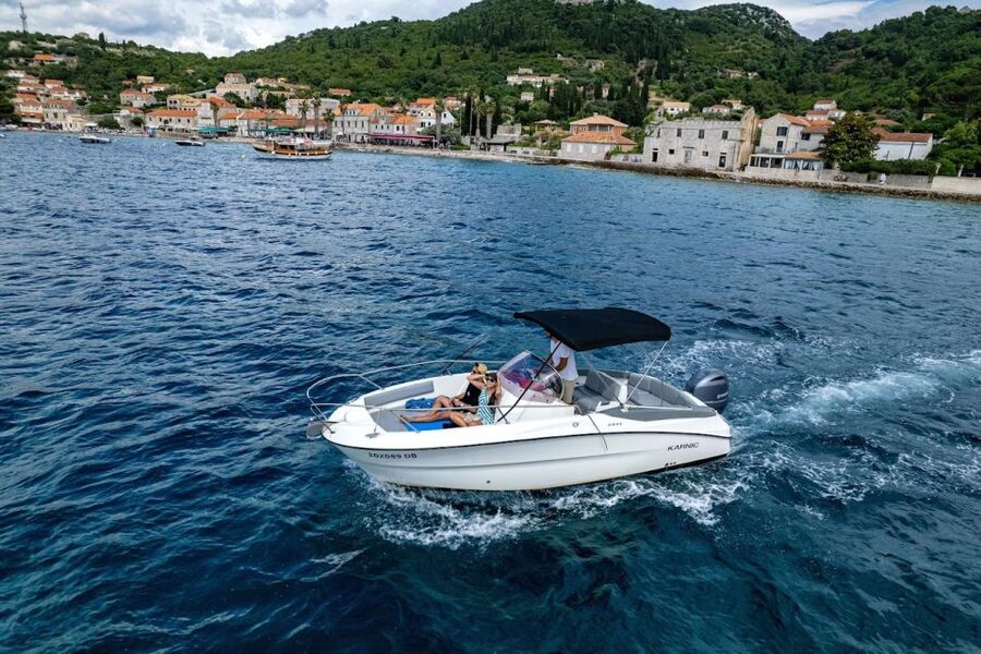 Dubrovnik: Elaphiti Islands Private Day Cruise by Speedboat - Who should book this Elaphiti Islands cruise?
