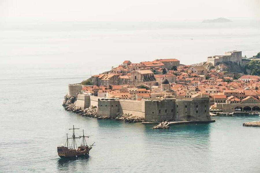 Dubrovnik Fun Facts and History: 1 or 2hr Tour with Antonio - Start beside Revelin Fortress and the Old Harbour
