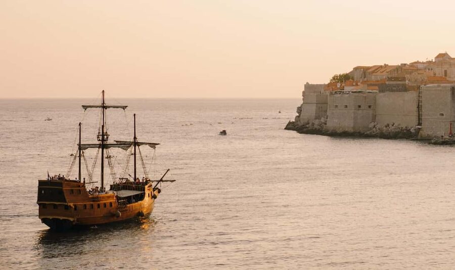 Dubrovnik: Galleon Sunset Cruise with a Live Guide & Drink - Key points to know before booking