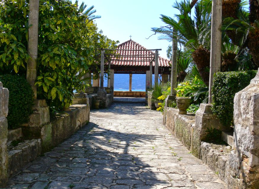 Dubrovnik: Game of Thrones Locations Driving Tour - Comparing the show with the real place