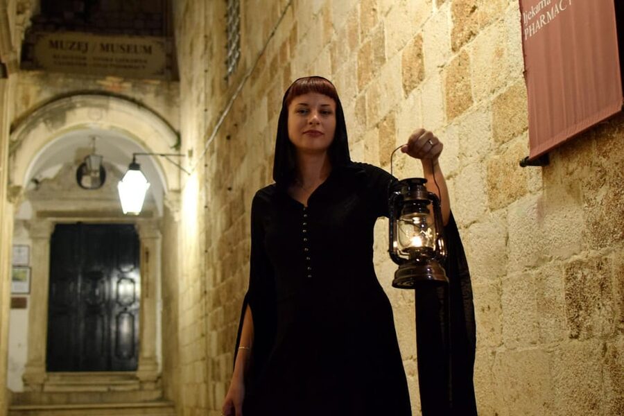 Dubrovnik: Ghosts and Mysteries Walking Tour - Meeting Marija at Boninovo Cemetery