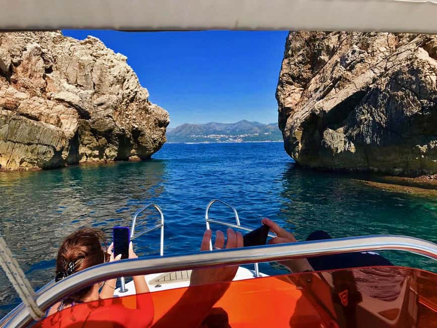 Dubrovnik: Half-Day Boat Tour to Elaphite Islands 4h - Four caves, four different ways to see the coast