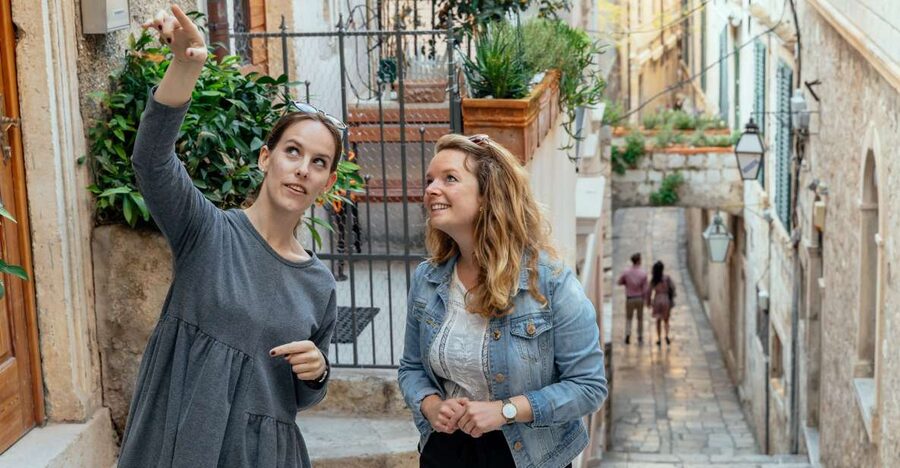 Dubrovnik: Hidden Gems and Highlights Private Walking Tour - Walking the Length of Stradun