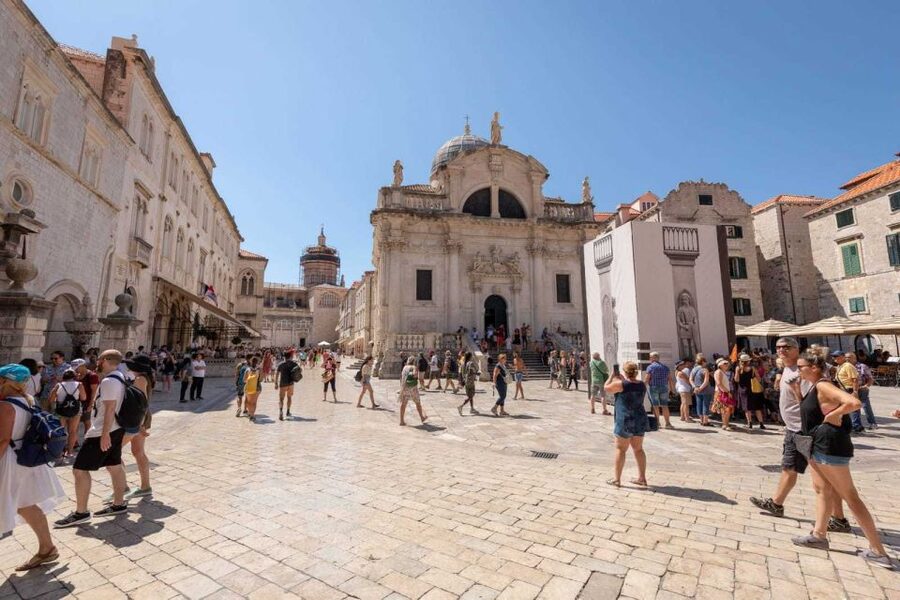 Dubrovnik: History and Game of Thrones Walking Tour - Meeting at the Amerling Fountain