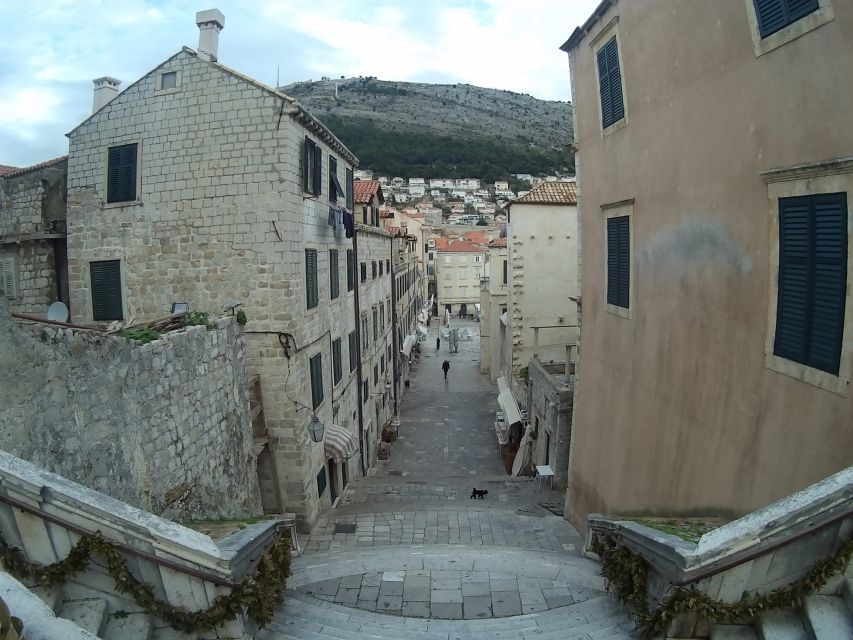 Dubrovnik: Insider 90-Minute Walking Tour With a Local - Old Harbor and the trading republic of Ragusa