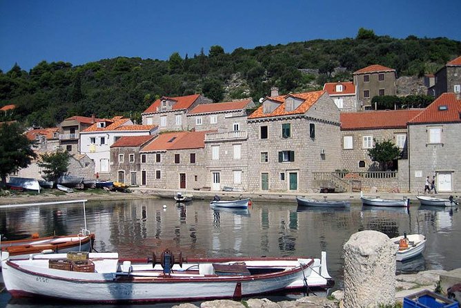 Dubrovnik Islands Boat Tour with Lunch and Unlimited Drinks - Boarding at Gruž Harbor