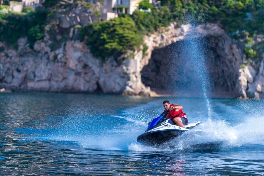 Dubrovnik: Jet Ski Rental - Seeing Dubrovnik’s walls from offshore