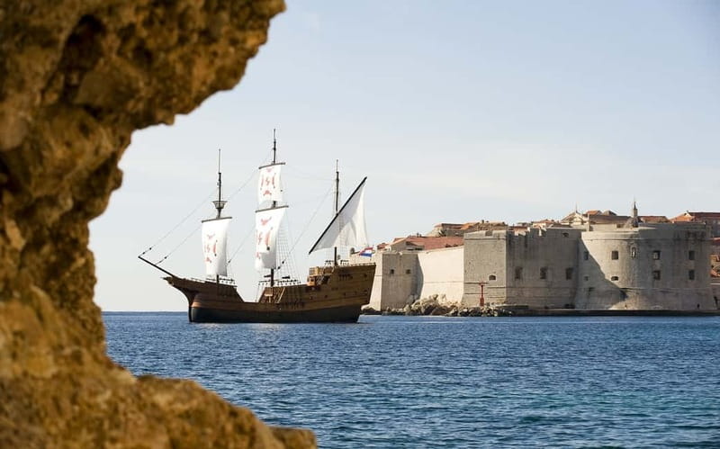 Dubrovnik: Karaka - Game of Thrones Cruise & Walking Tour - The coastal view puts King’s Landing in context