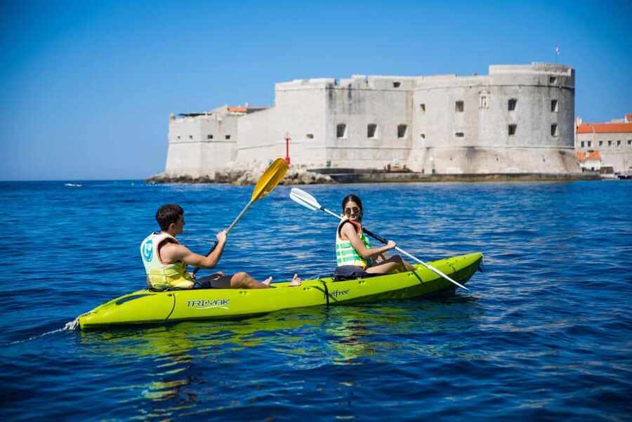 Dubrovnik: Kayak Rental - What the first strokes feel like