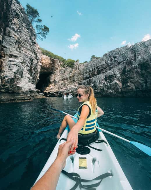 Dubrovnik: Kayak Rental - Choosing between the Old Town walls and Betina Cave