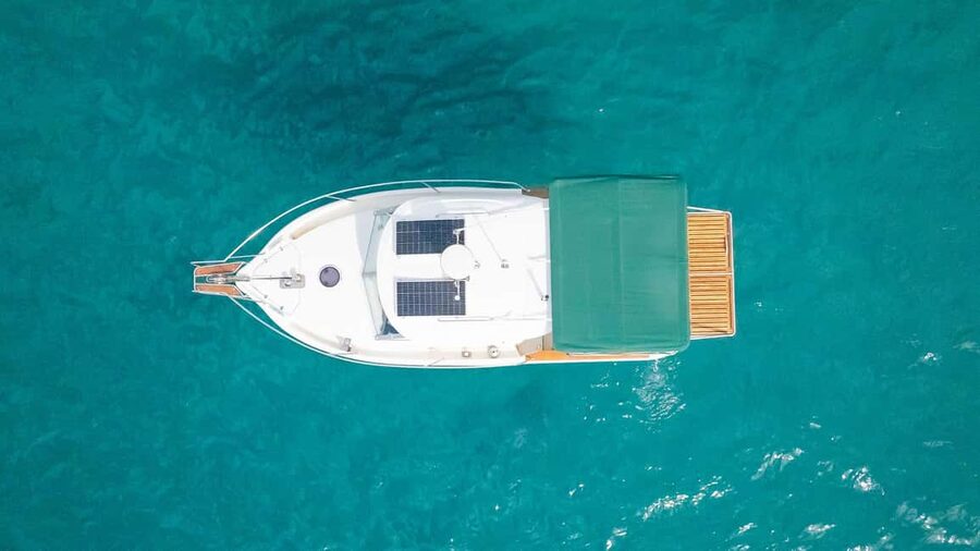 Dubrovnik: Lucky Boat Tour - Elaphite Islands and Blue Cave - Leaving Dubrovnik with the Old Town at your back