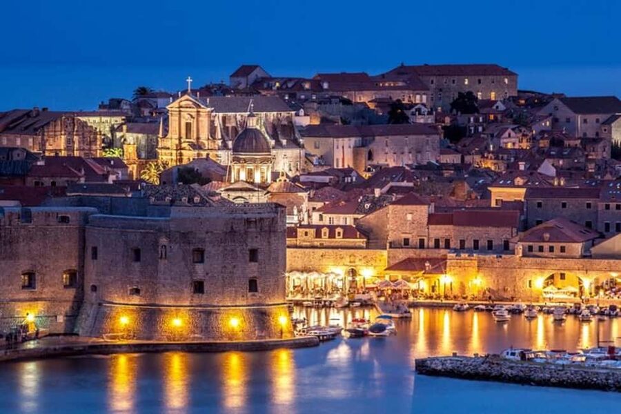 Dubrovnik : Must-See Private Walking Tour With A Guide - Sponza Palace, the main street, and Old Town details