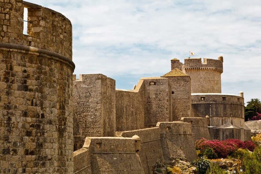 Dubrovnik: Old Town & City Walls Guided Tours Combo - Walking the full city walls for two hours