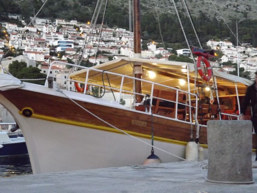 Dubrovnik: Old Town Cruise with Lunch - Sunset sailing and schedule changes