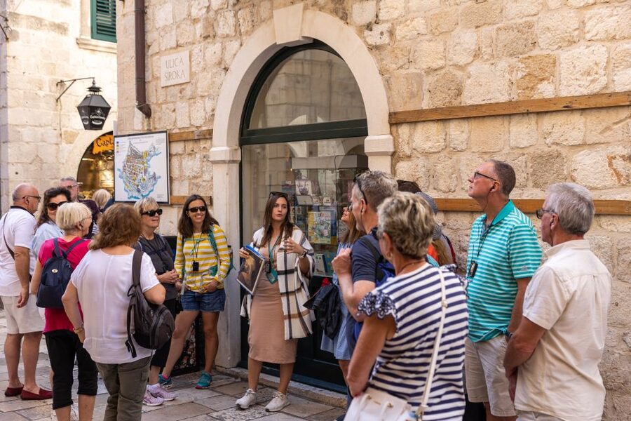 Dubrovnik: Old Town History Walking Tour - The guides make the difference