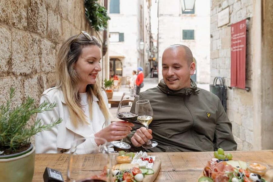 Dubrovnik Old Town: Night tour with History, Wine & Bites - Who should book this evening tour