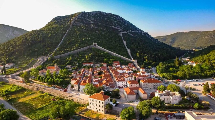 Dubrovnik: Oyster, Mussles, and Wine Tasting Tour in Ston - Cruising through Little Ston Bay