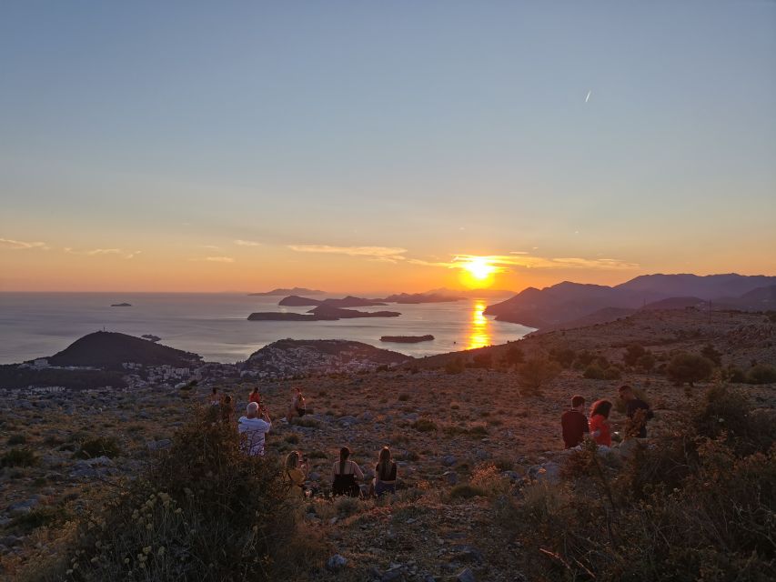 Dubrovnik: Panorama Tour with Free Time in the Old Town - A high view before the Old Town streets