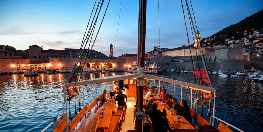 Dubrovnik: Panoramic Sunset Cocktail Cruise Around Old Town - Why Dubrovnik looks best from the water at sunset